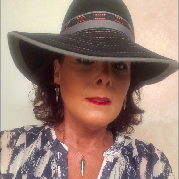 HELLO!  Just sharing a bit about my life & style! - Picture 7 of 12